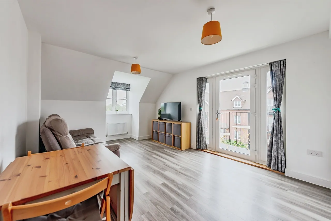 Hoadley Road, Horley, RH6, photo 6