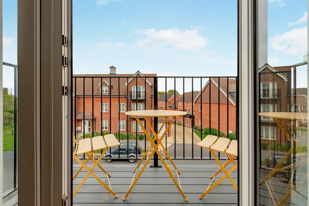 Hoadley Road, Horley, RH6, photo 3