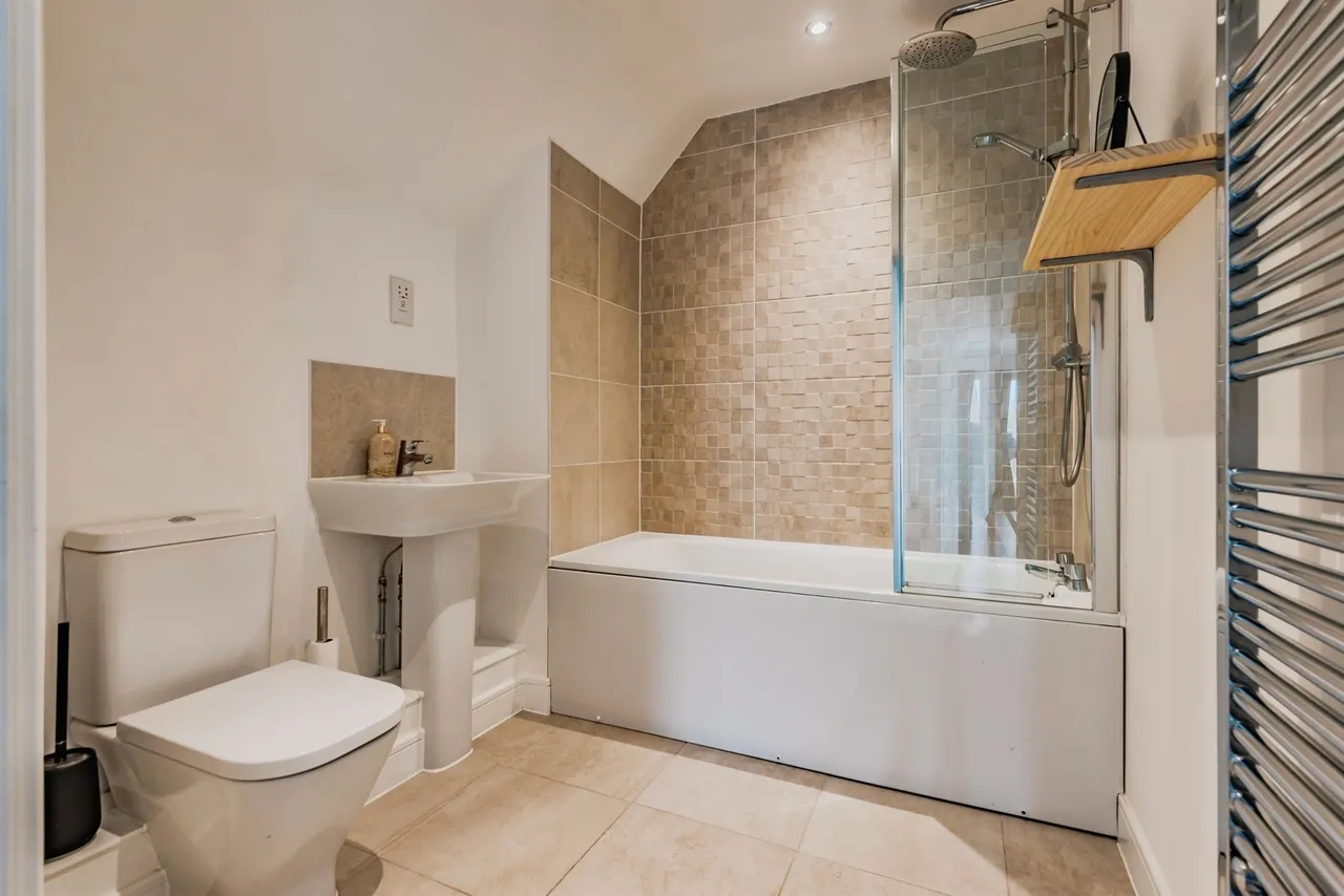 Hoadley Road, Horley, RH6, photo 10