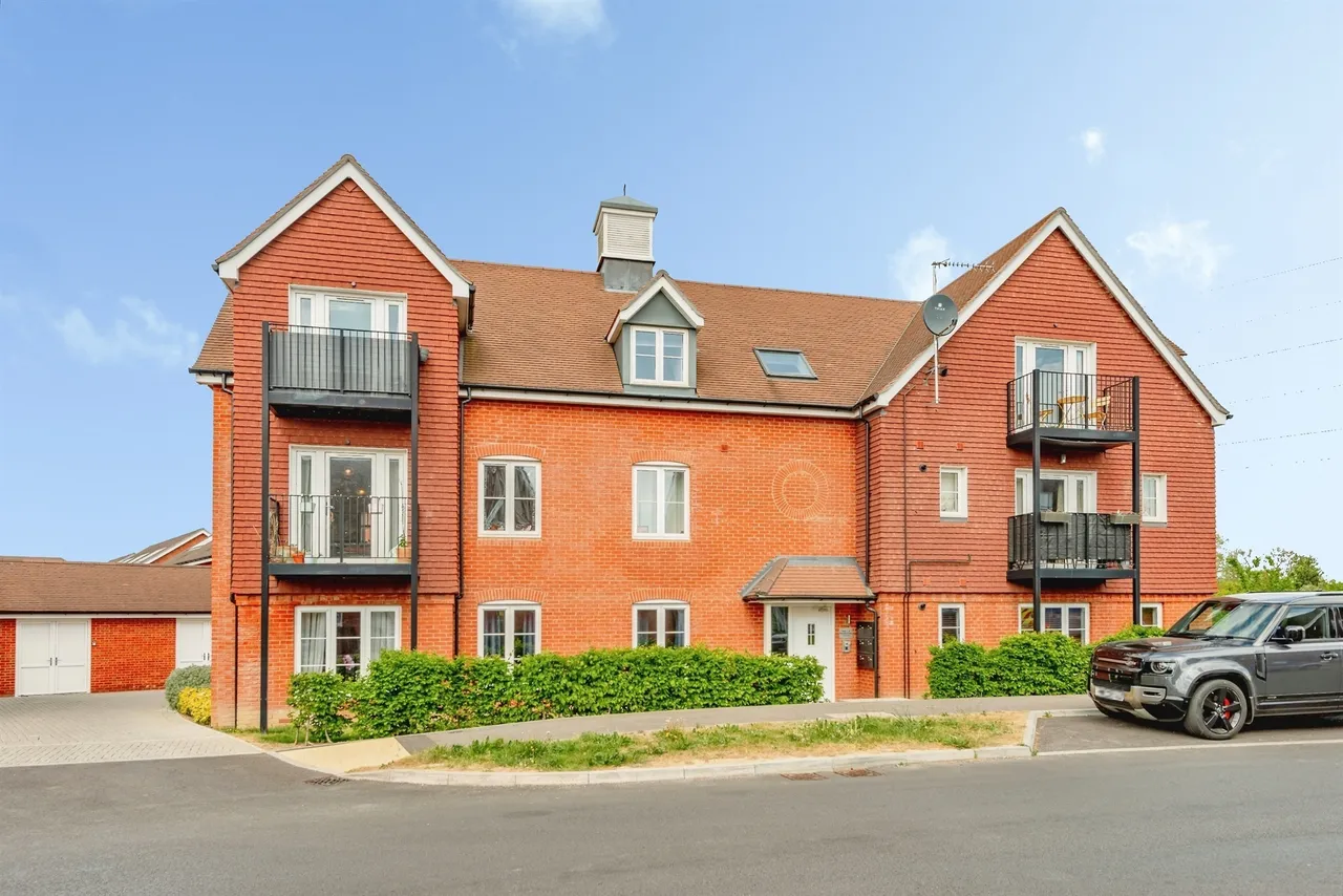 Hoadley Road, Horley, RH6, photo 17
