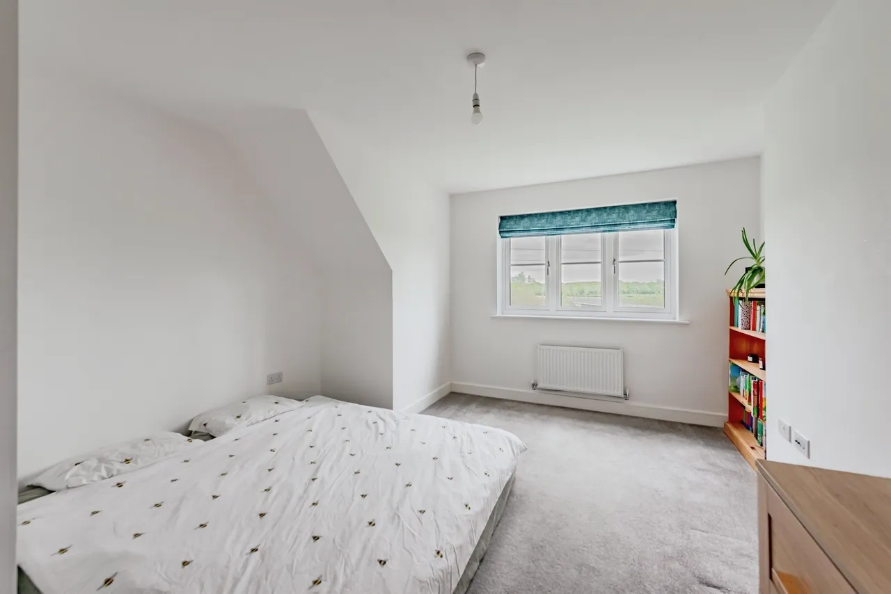 Hoadley Road, Horley, RH6, photo 7
