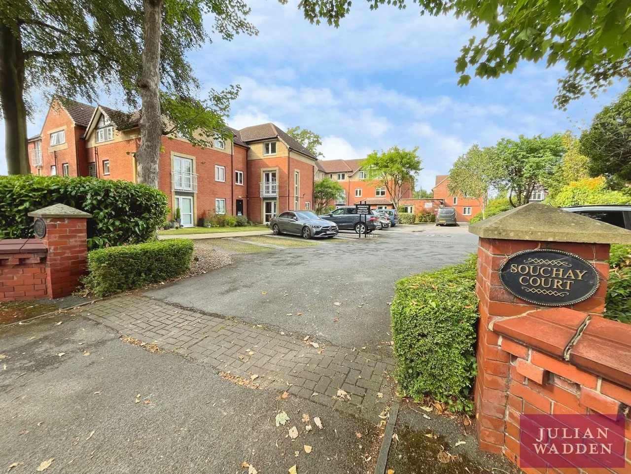 2 bed flat for sale, Clothorn Road, Didsbury, M20