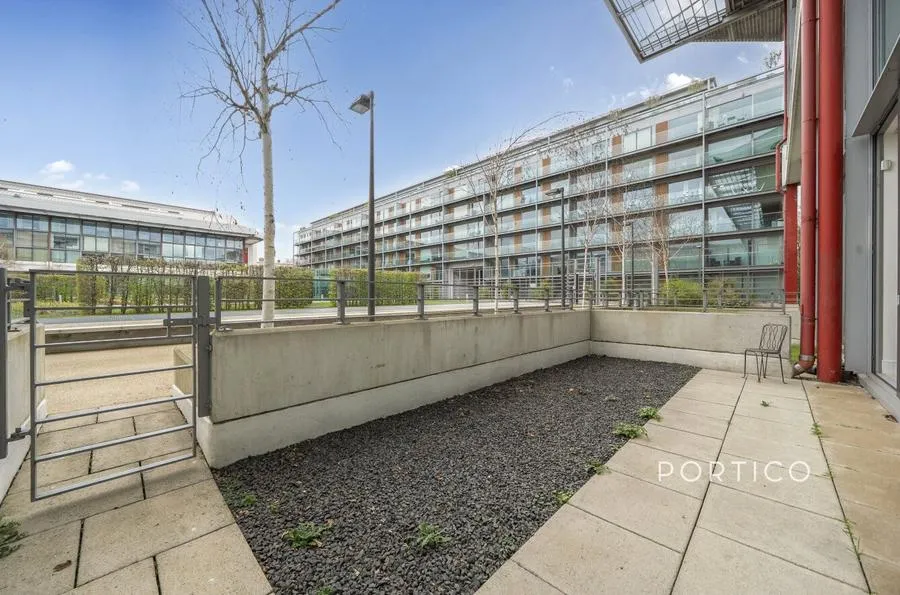 Highbury Stadium Square, London, N5, photo 13