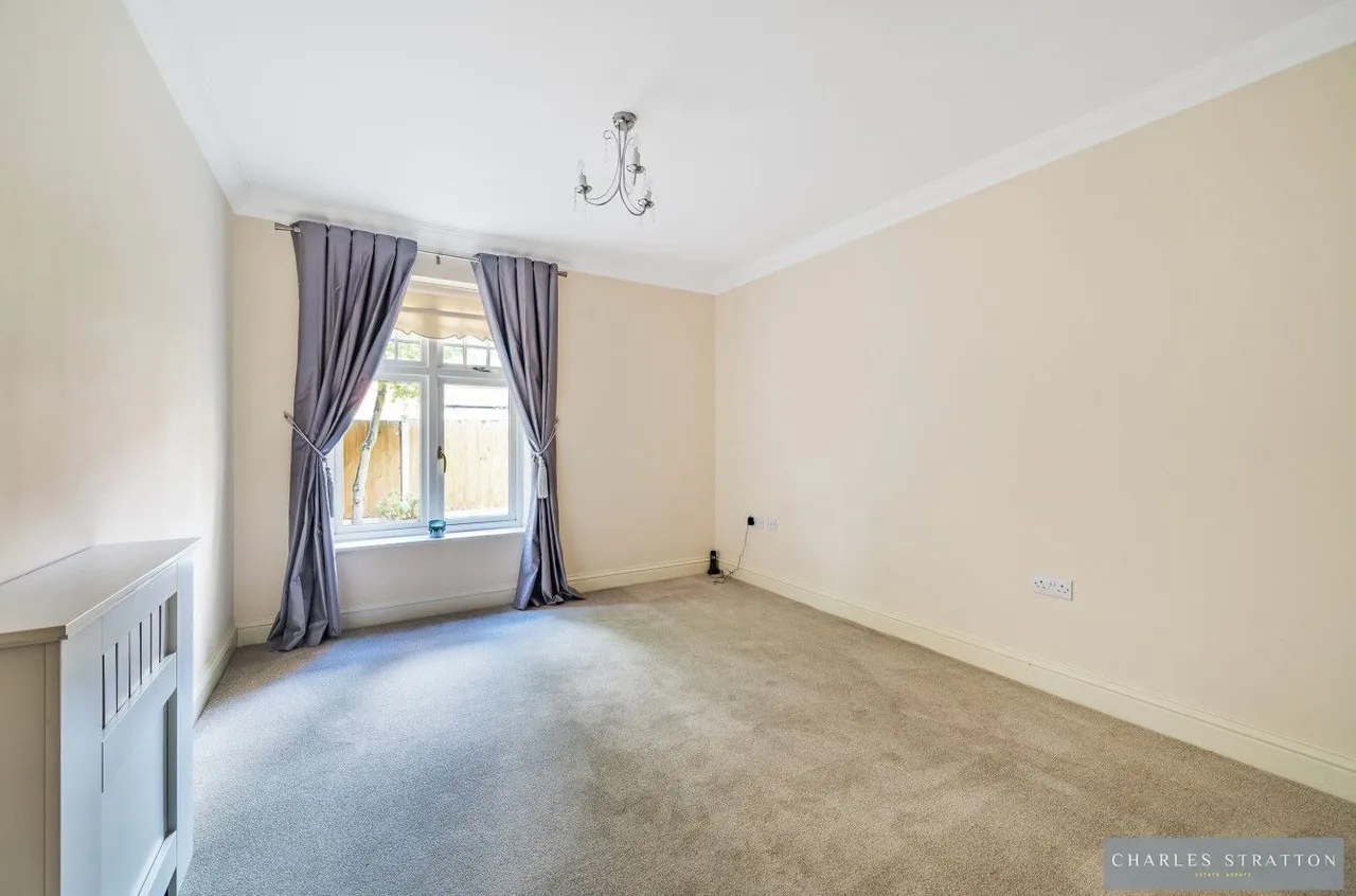 Highlands Apartments, Gidea Park, Essex, RM2 5EH, photo 14