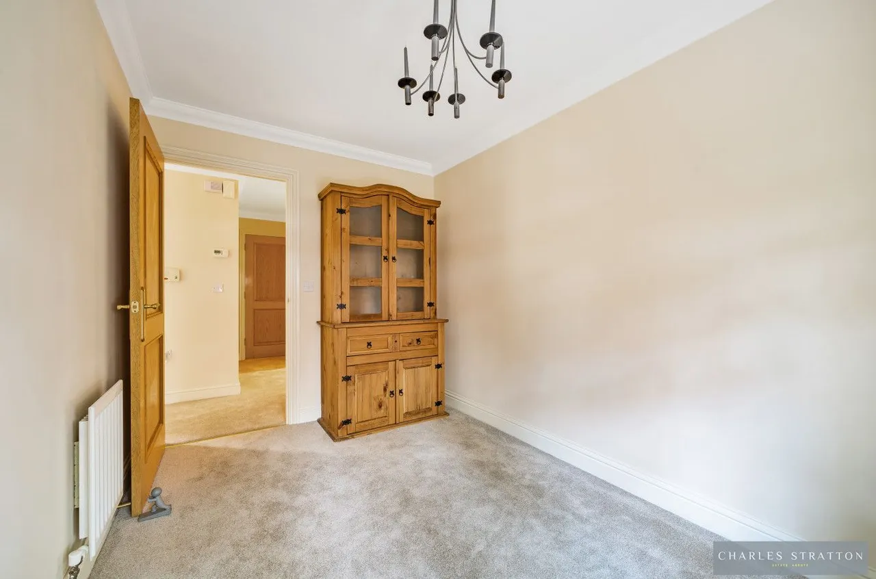 Highlands Apartments, Gidea Park, Essex, RM2 5EH, photo 5