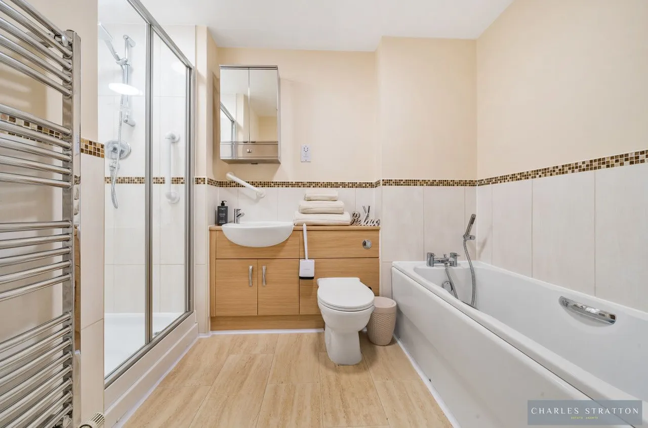 Highlands Apartments, Gidea Park, Essex, RM2 5EH, photo 8