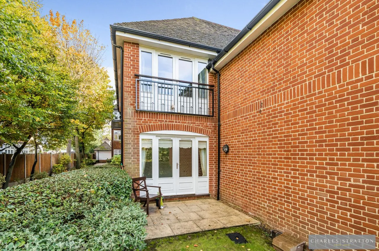 Highlands Apartments, Gidea Park, Essex, RM2 5EH, photo 3