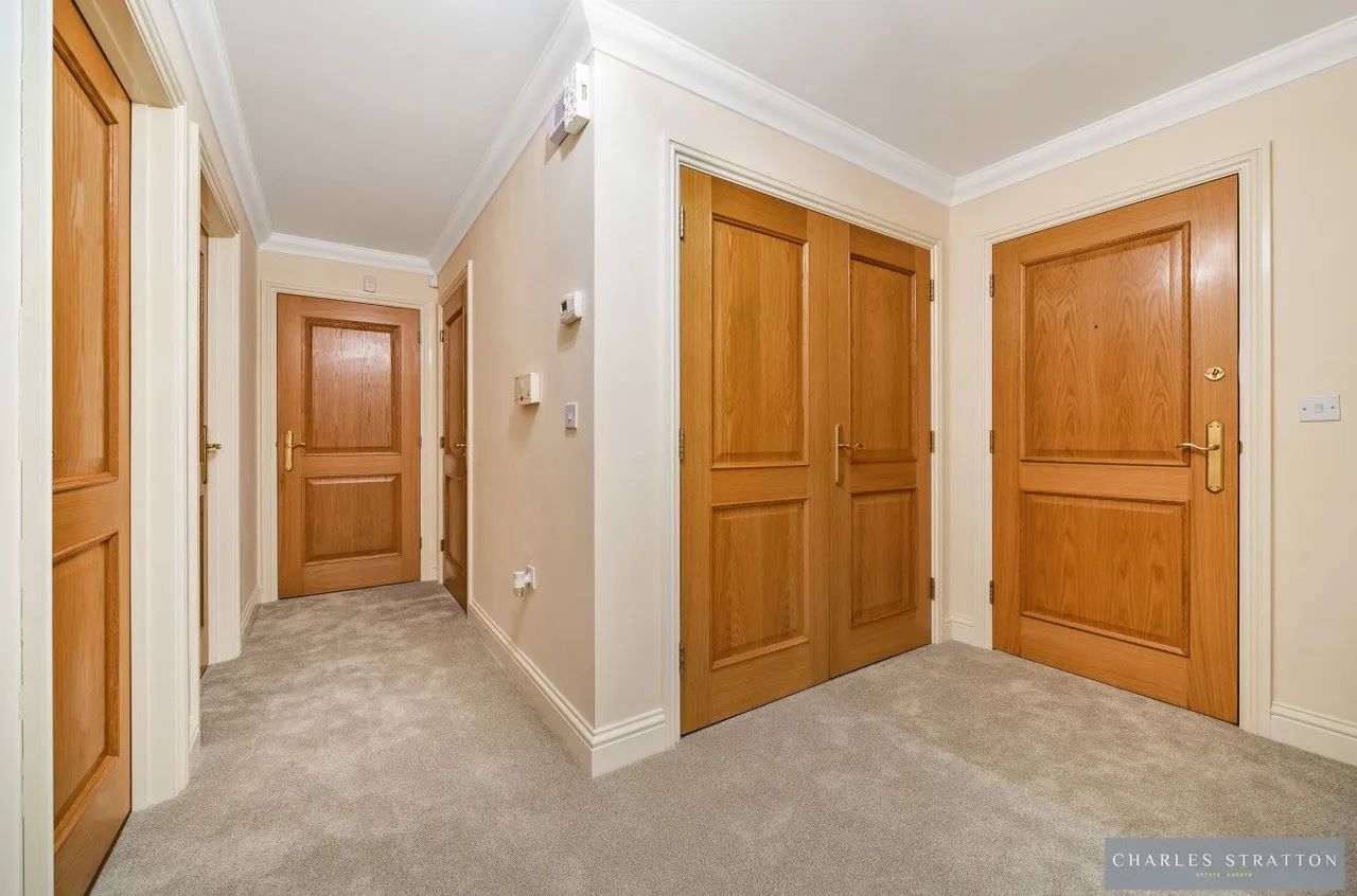 Highlands Apartments, Gidea Park, Essex, RM2 5EH, photo 7