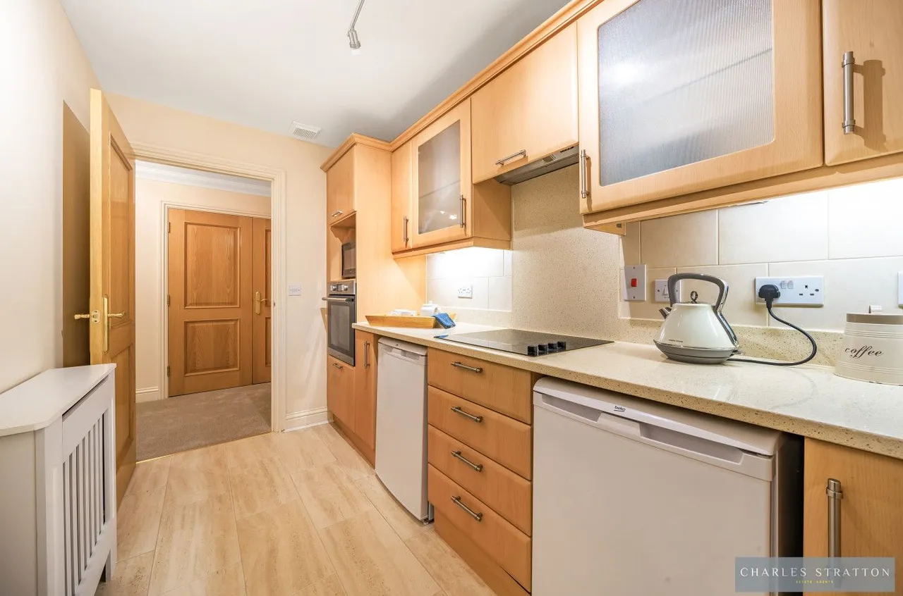 Highlands Apartments, Gidea Park, Essex, RM2 5EH, photo 10