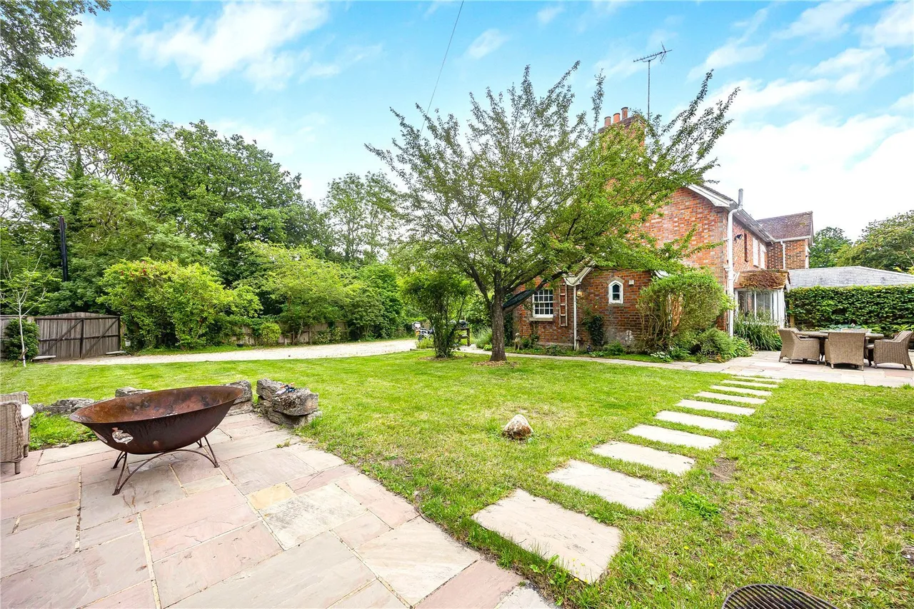 Kiln Lane, Binfield Heath, RG9, photo 16