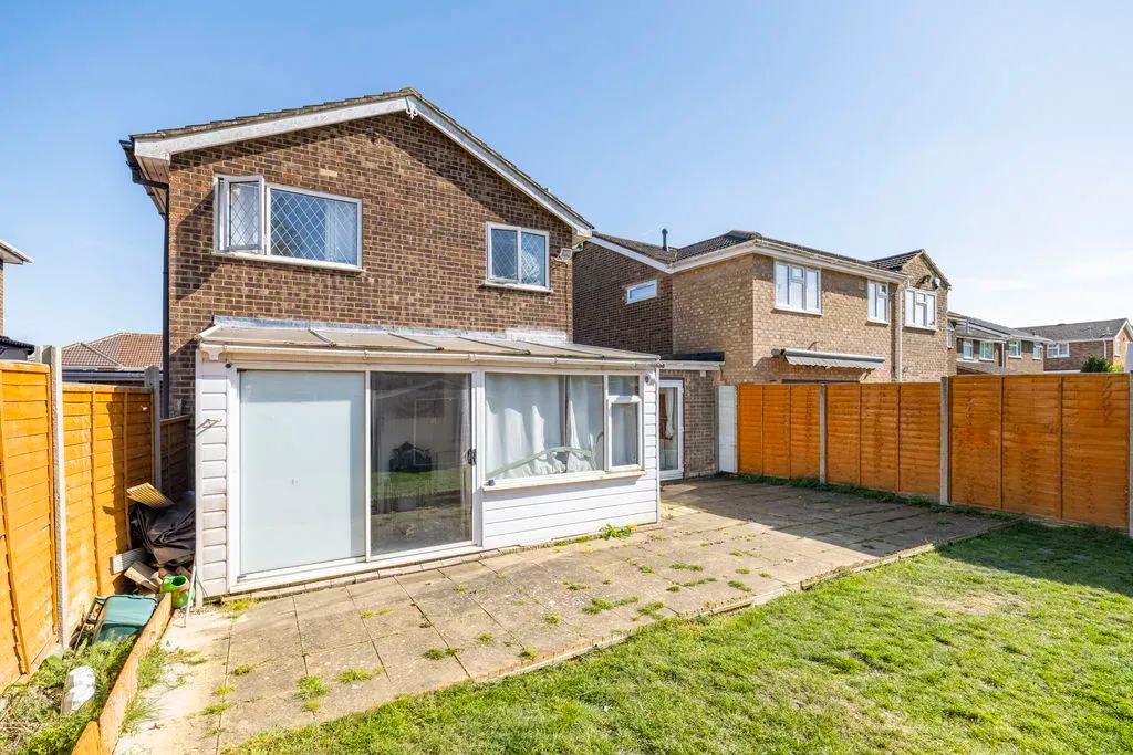 Sutherland Grove, Bletchley, Milton Keynes, Buckinghamshire, MK3 7NX, photo 20