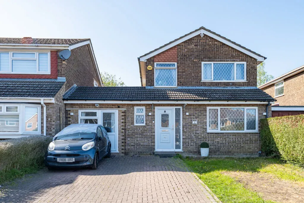 4 bed house for sale — Sutherland Grove, Bletchley, Milton Keynes, Buckinghamshire, MK3 7NX
