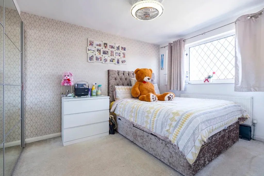 Sutherland Grove, Bletchley, Milton Keynes, Buckinghamshire, MK3 7NX, photo 12