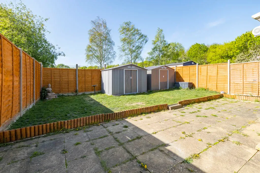 Sutherland Grove, Bletchley, Milton Keynes, Buckinghamshire, MK3 7NX, photo 7