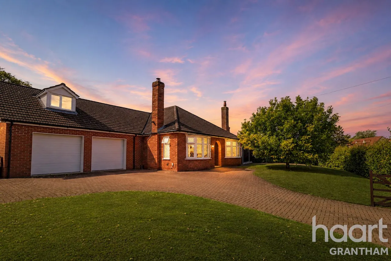 4 bed house for sale, Chapel Street, Sleaford, NG34