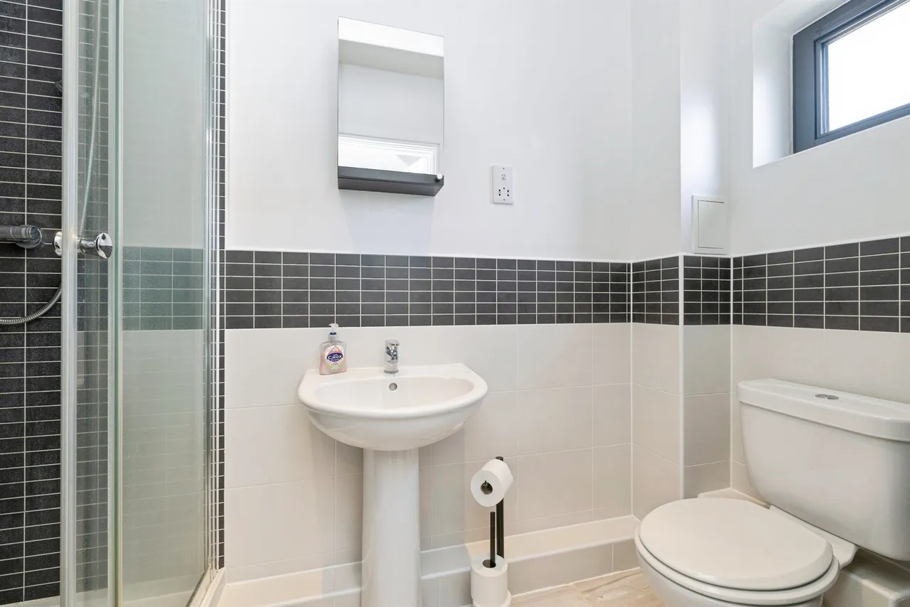 Raven Close, Watford, photo 9