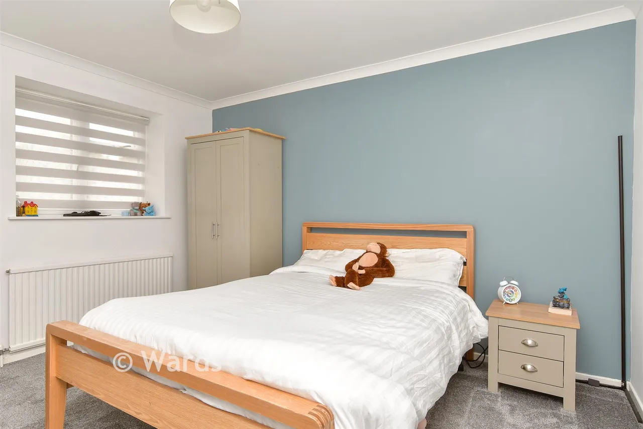 Margetts Place, Lower Upnor, ME2, photo 11