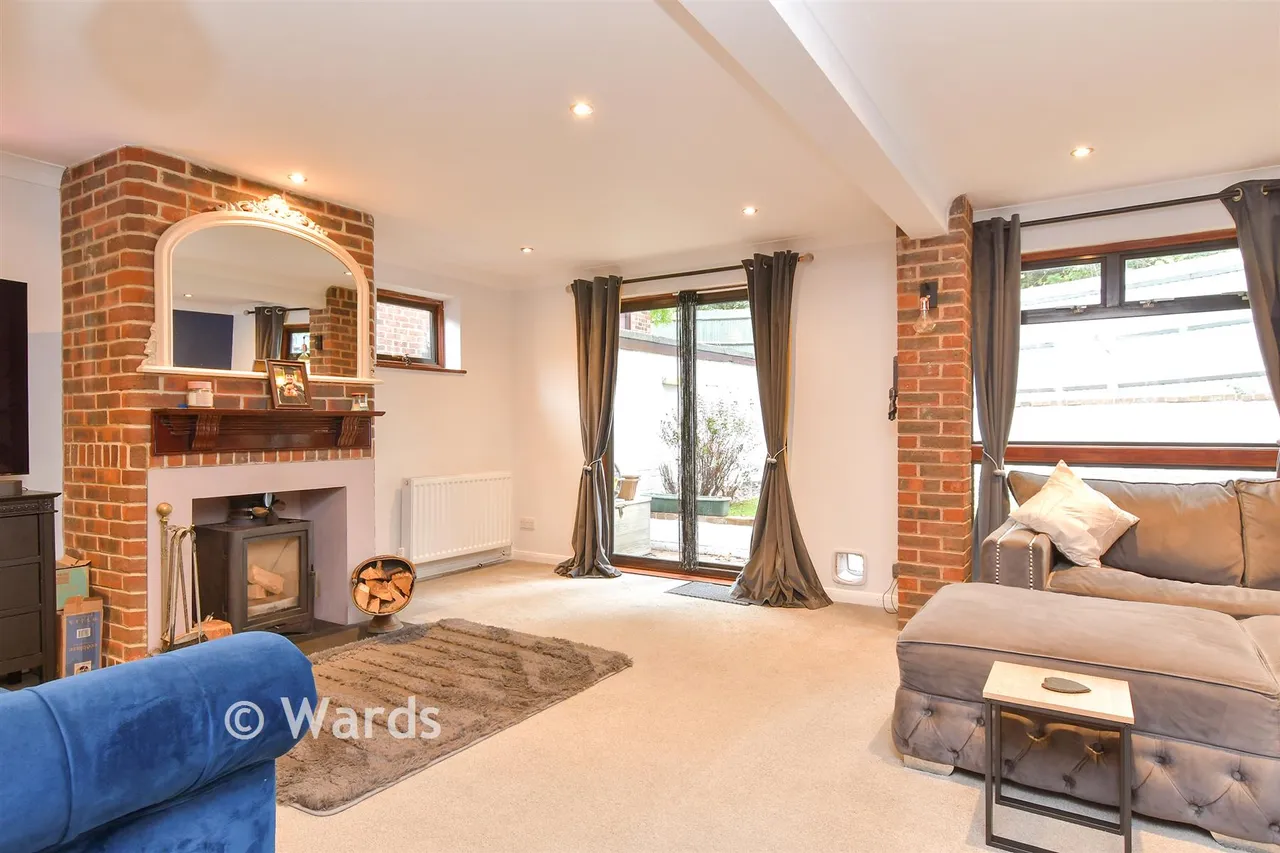 Margetts Place, Lower Upnor, ME2, photo 4