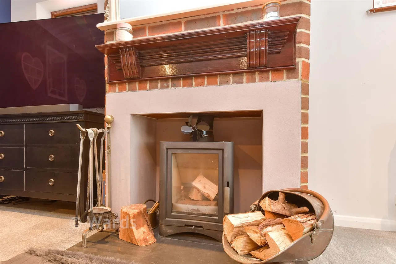 Margetts Place, Lower Upnor, ME2, photo 13