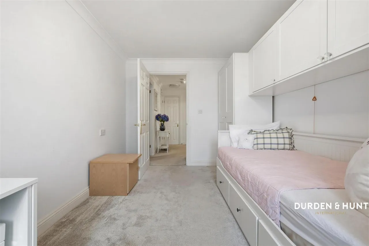 Victoria Road, Buckhurst Hill, IG9, photo 11