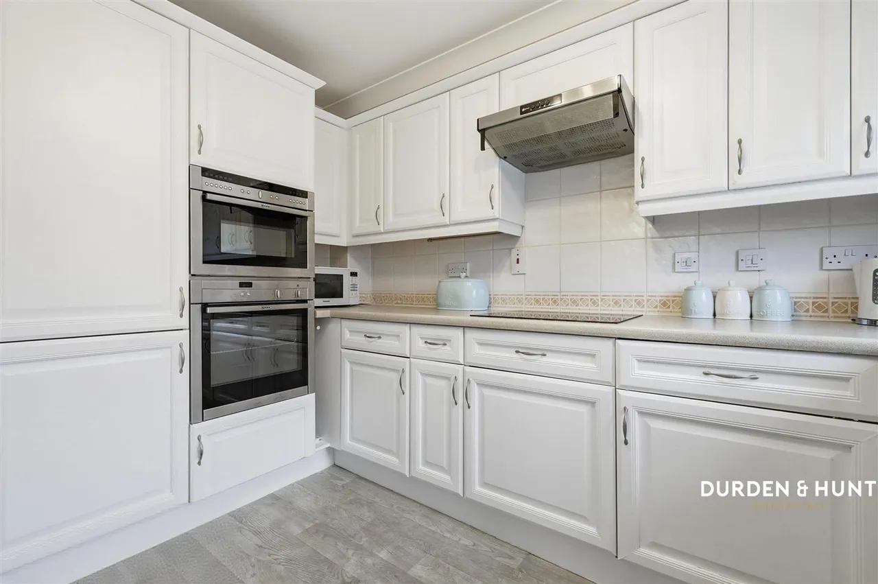 Victoria Road, Buckhurst Hill, IG9, photo 5