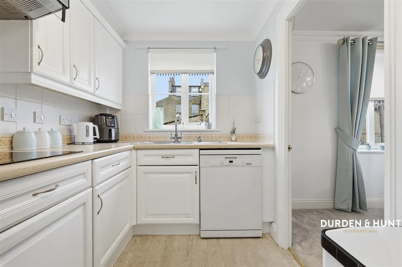Victoria Road, Buckhurst Hill, IG9, photo 6