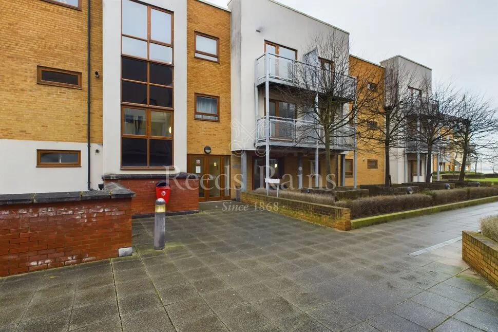 North Star Boulevard, Greenhithe, Kent, DA9, photo 10