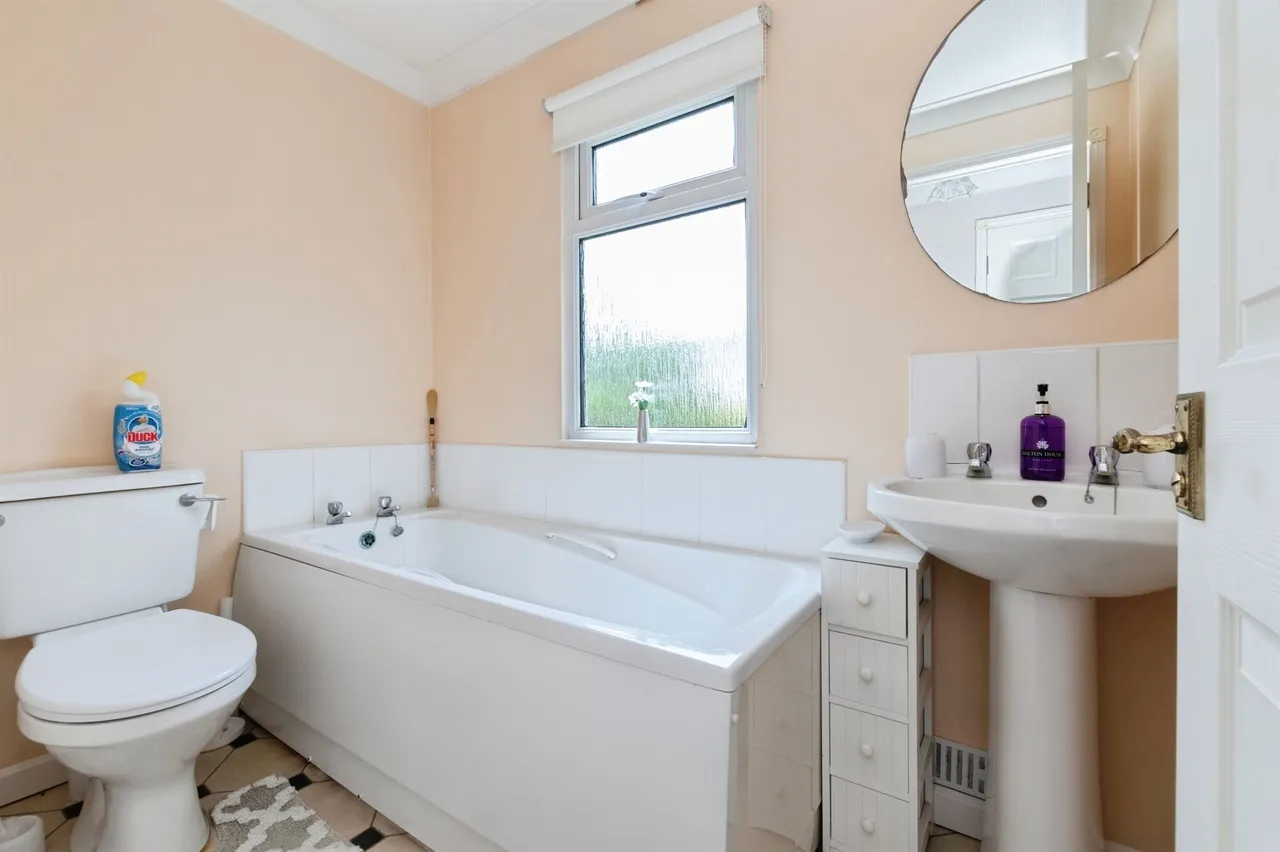 Ringwood Road, West Moors, Ferndown, photo 12