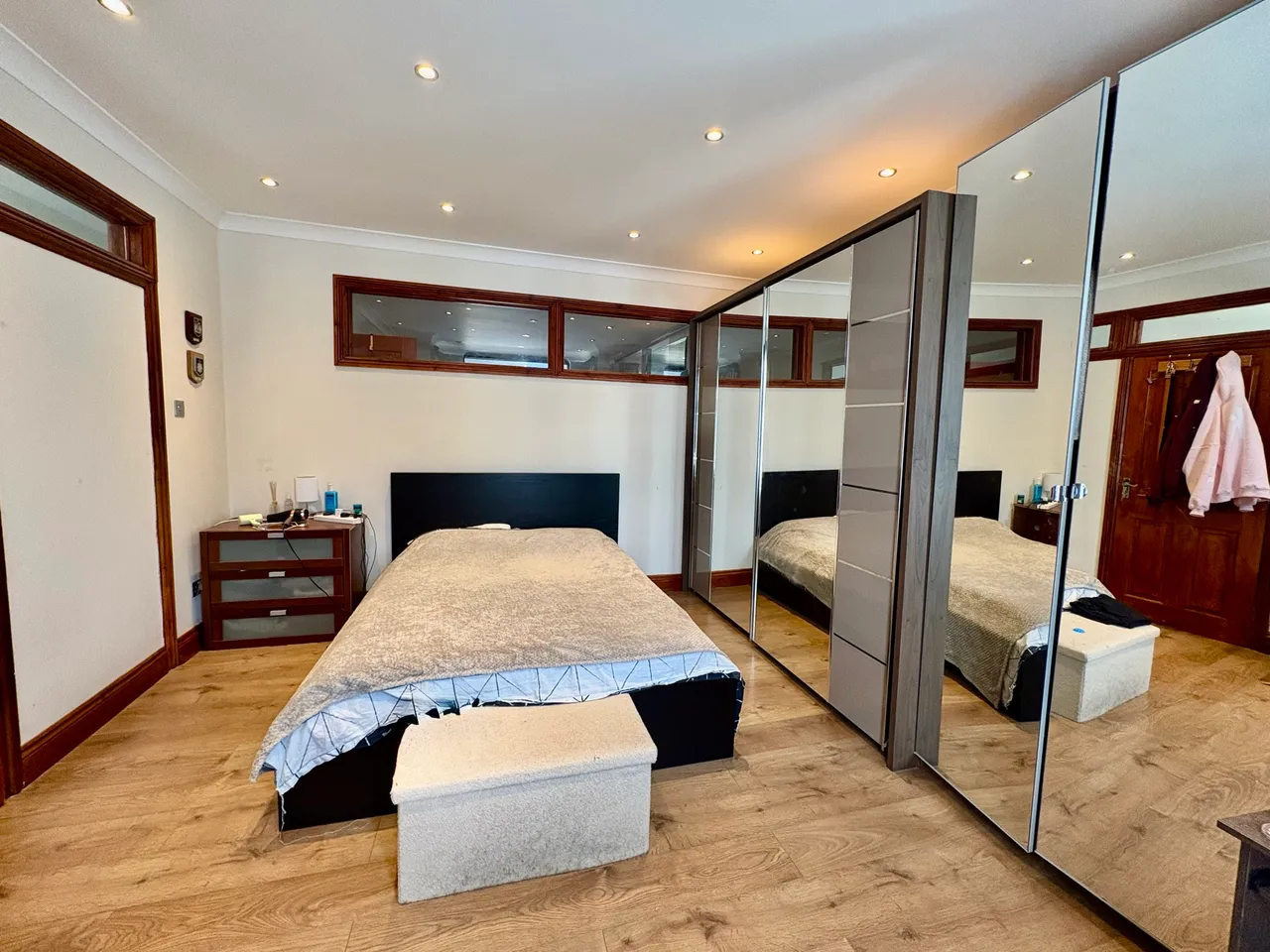 Montgomery Road, Edgware, HA8, photo 3