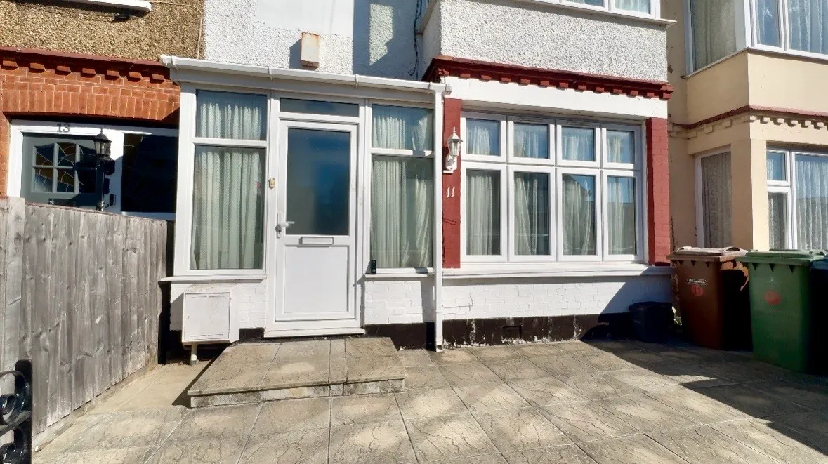 1 bed flat for sale, Montgomery Road, Edgware, HA8