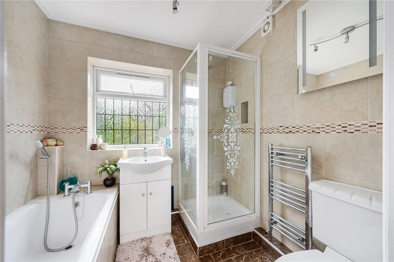 Barrowby Lane, Garforth, LS25, photo 14