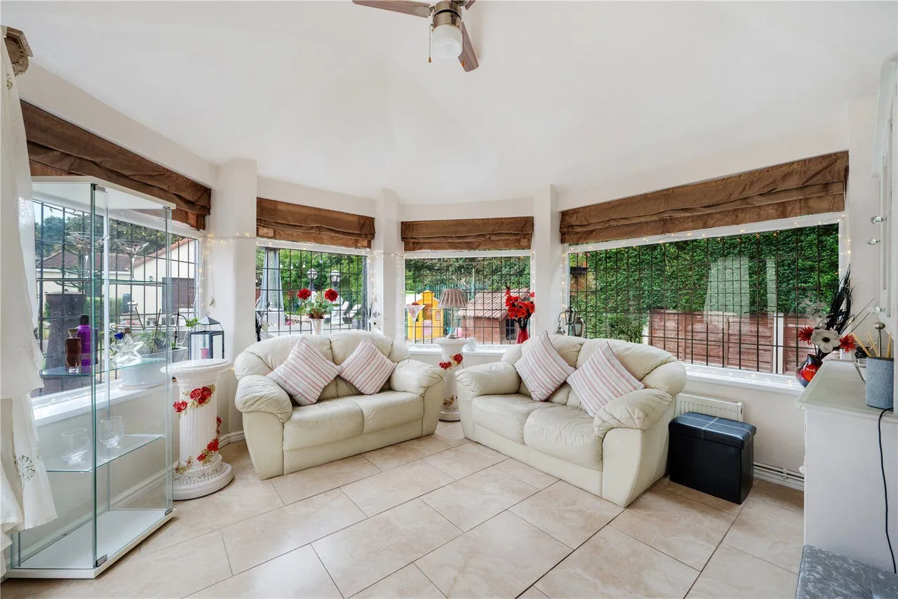 Barrowby Lane, Garforth, LS25, photo 9