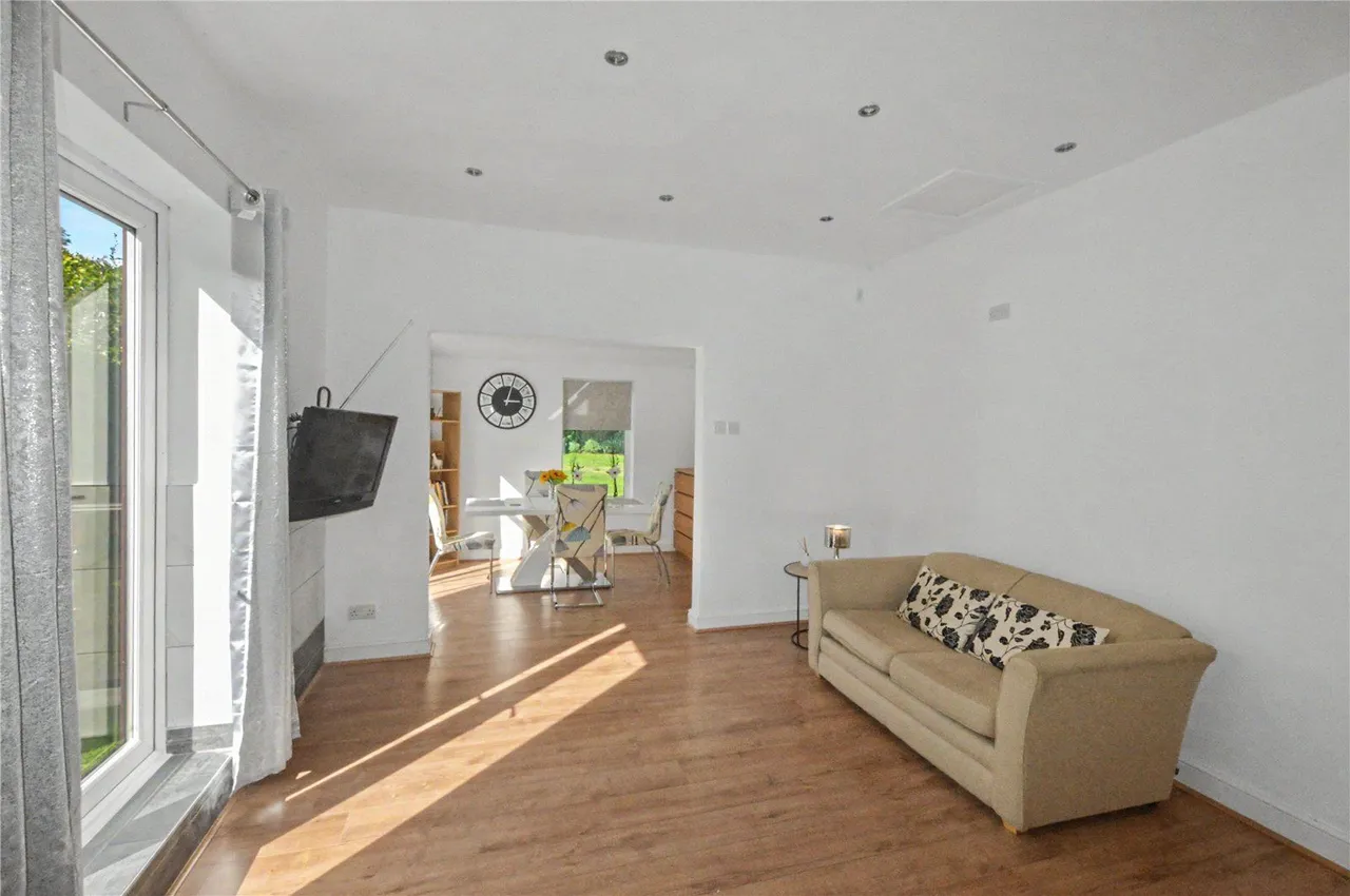 Barrowby Lane, Garforth, LS25, photo 23