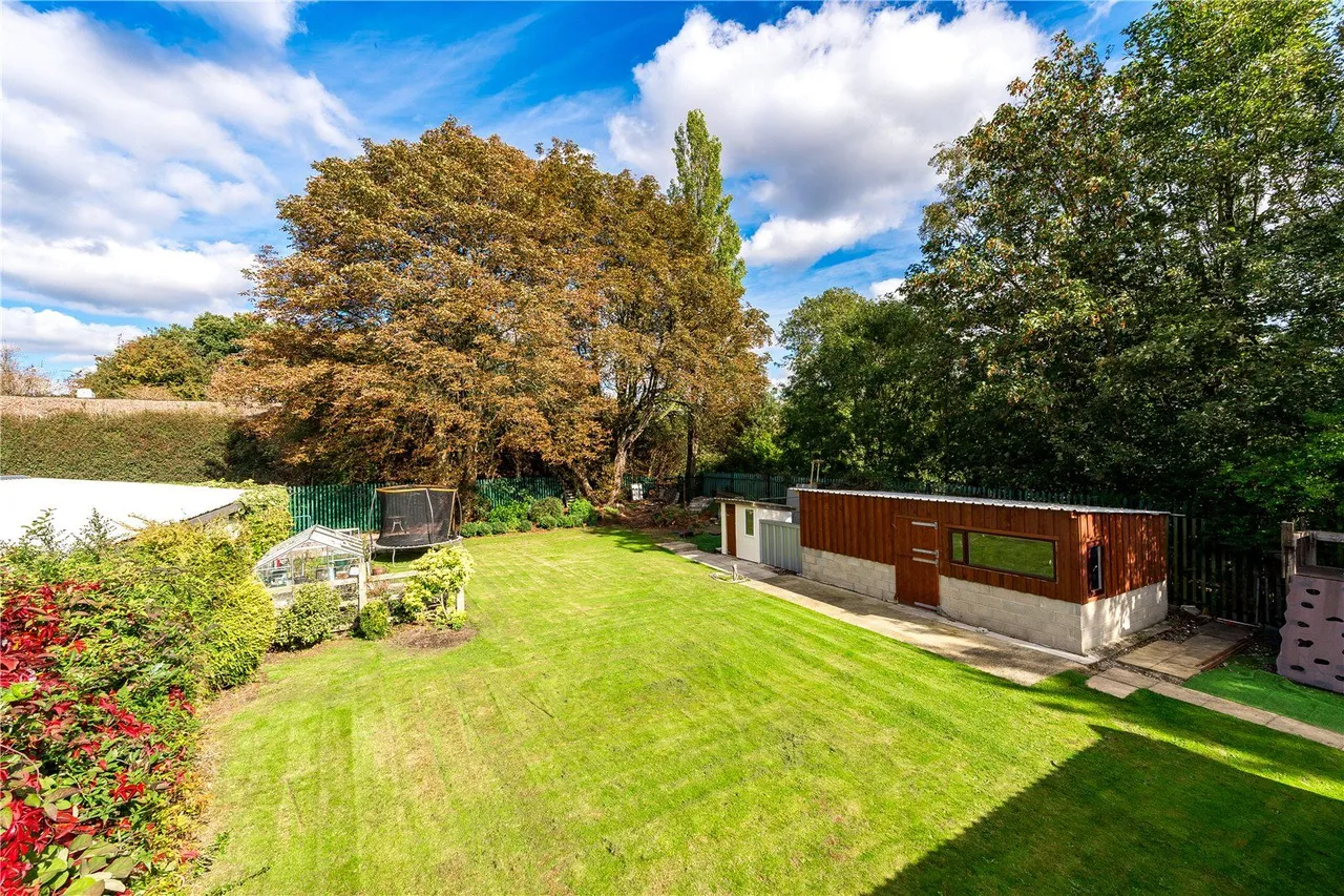 Barrowby Lane, Garforth, LS25, photo 31