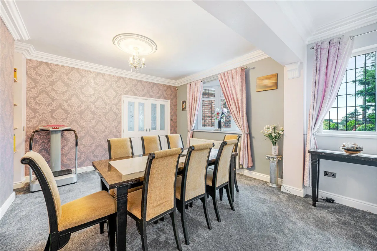 Barrowby Lane, Garforth, LS25, photo 8