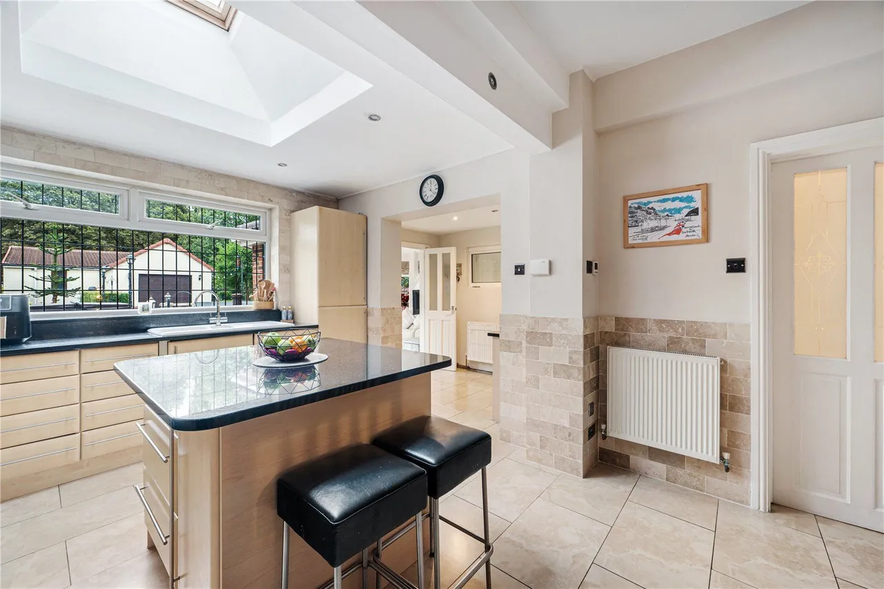 Barrowby Lane, Garforth, LS25, photo 6