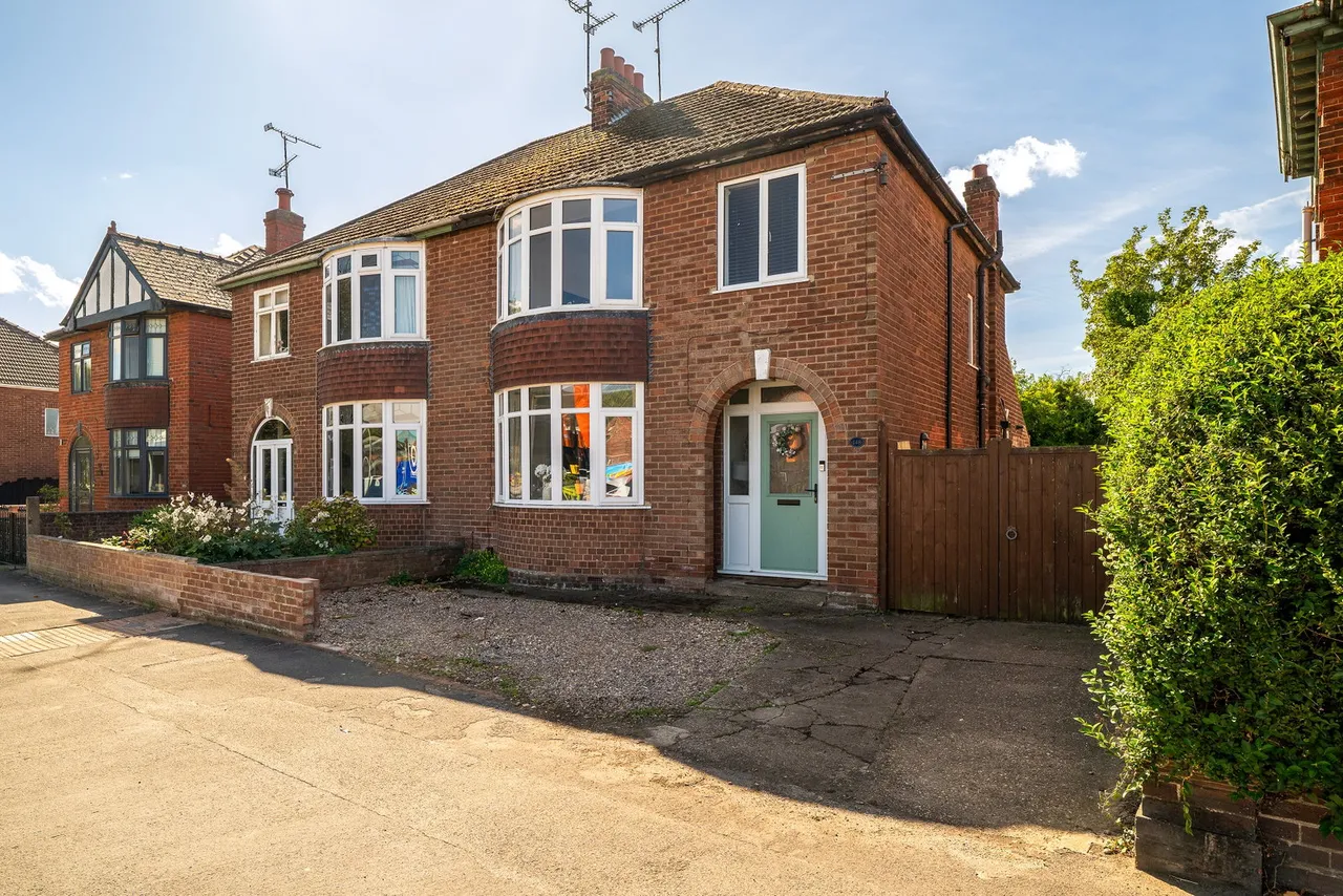 3 bed house for sale — 148 Carholme Road, Lincoln, LN1 1SH