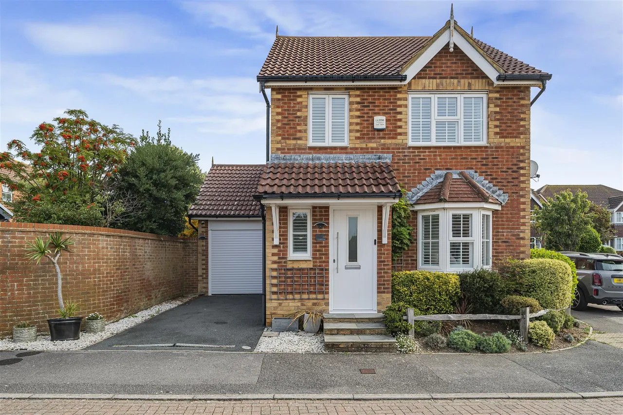 Micklefield Way, Seaford, photo 35