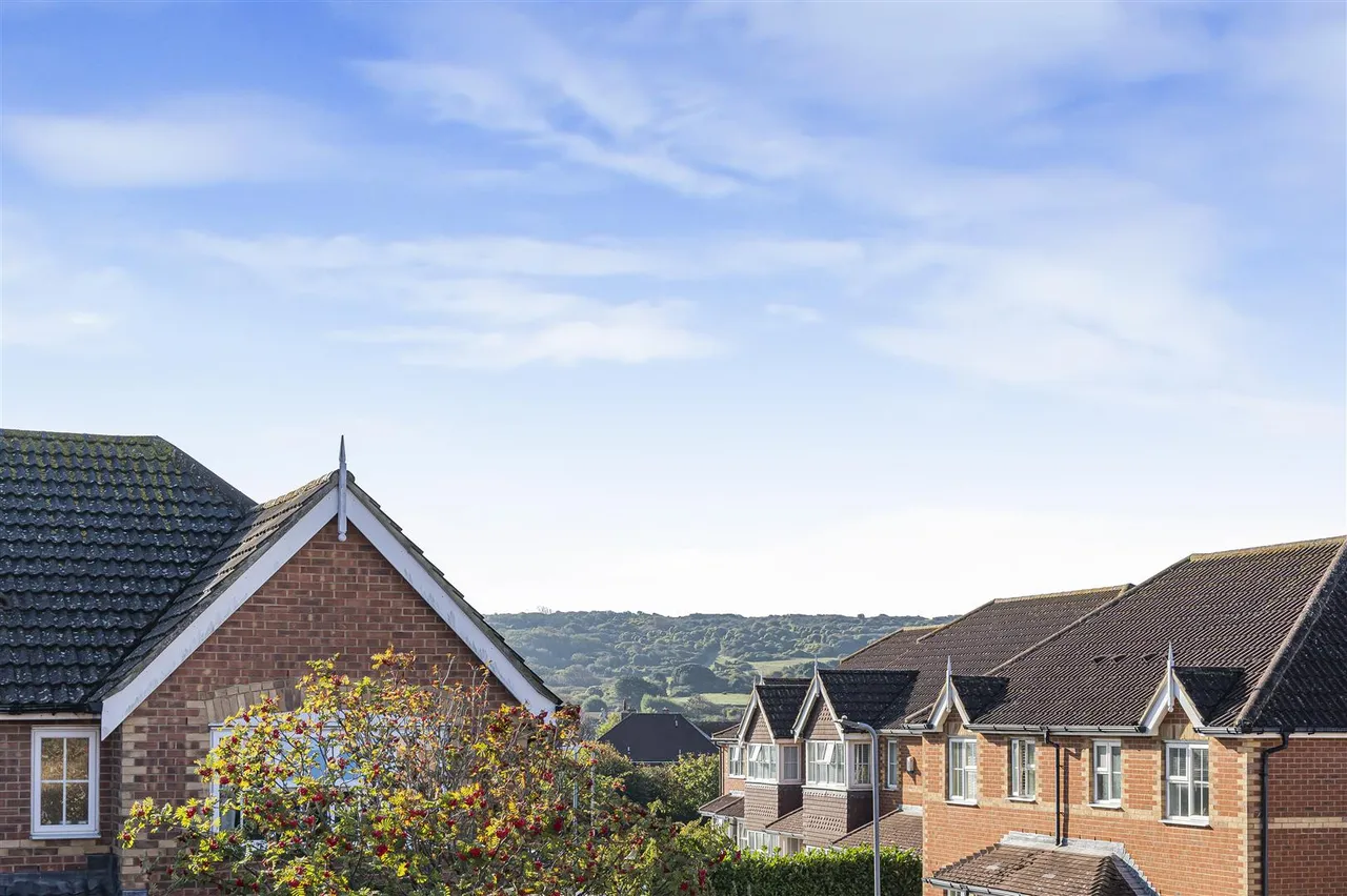 Micklefield Way, Seaford, photo 29