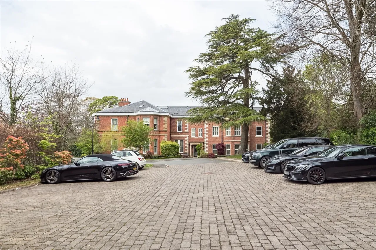 Barnfield House, St. Hilarys Park, photo 16