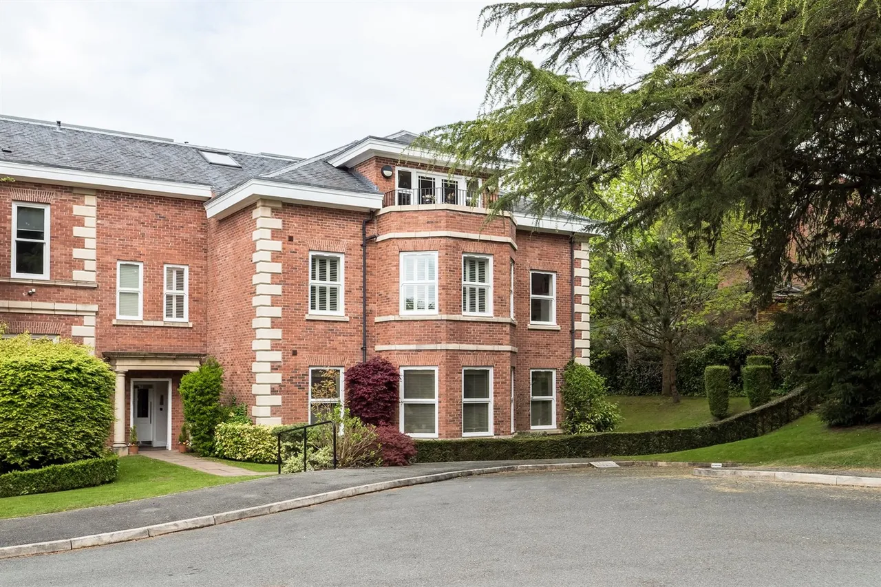 2 bed flat for sale, Barnfield House, St. Hilarys Park