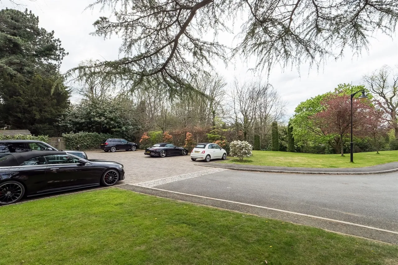 Barnfield House, St. Hilarys Park, photo 17