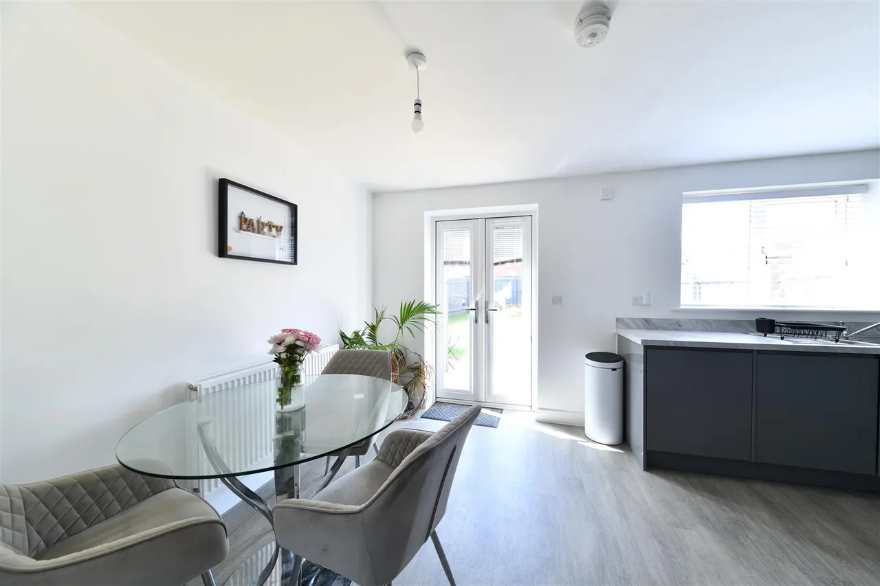 Lily Edge, Biggleswade, Beds, SG18 8YR, photo 4
