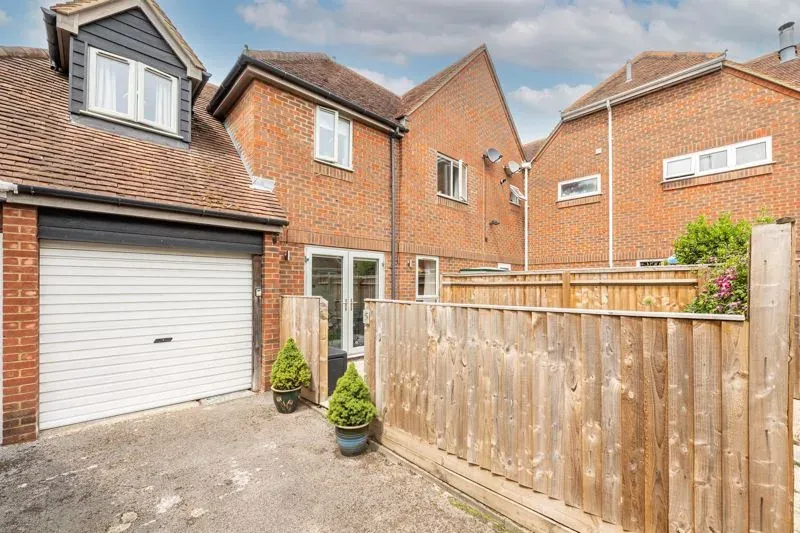 Tring Road, Long Marston, Hertfordshire, HP23 4RL, photo 23