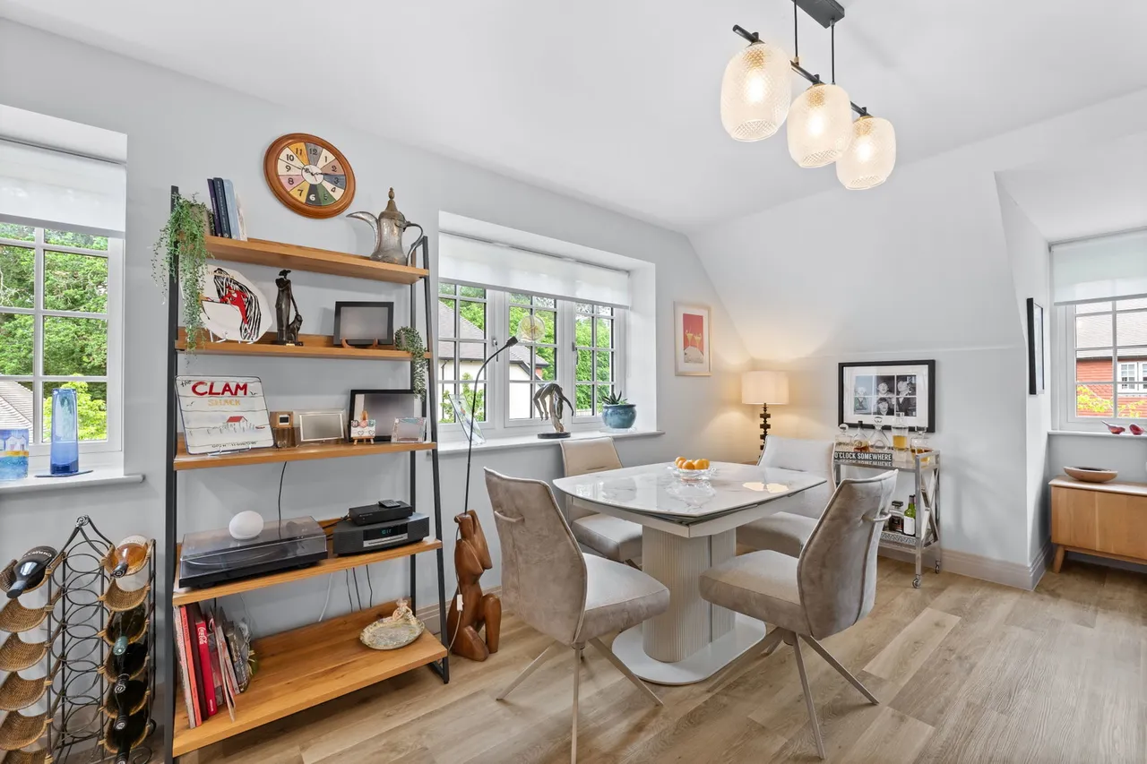 Chequers Lane, Walton On The Hill, Tadworth, Surrey, KT20 7QY, photo 6