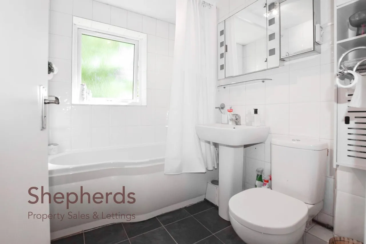 Westgate Court, Waltham Cross, EN8, photo 7