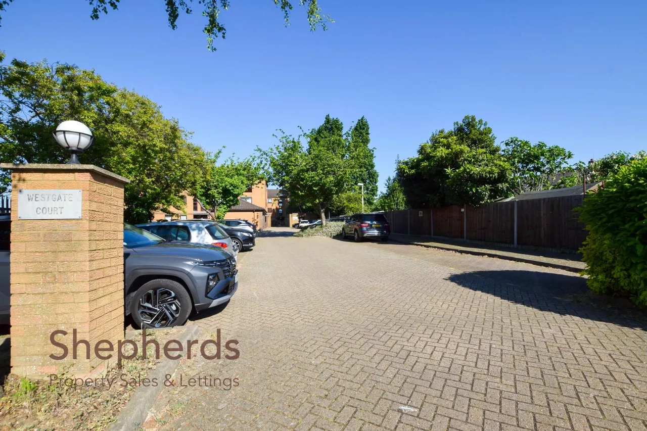 Westgate Court, Waltham Cross, EN8, photo 11