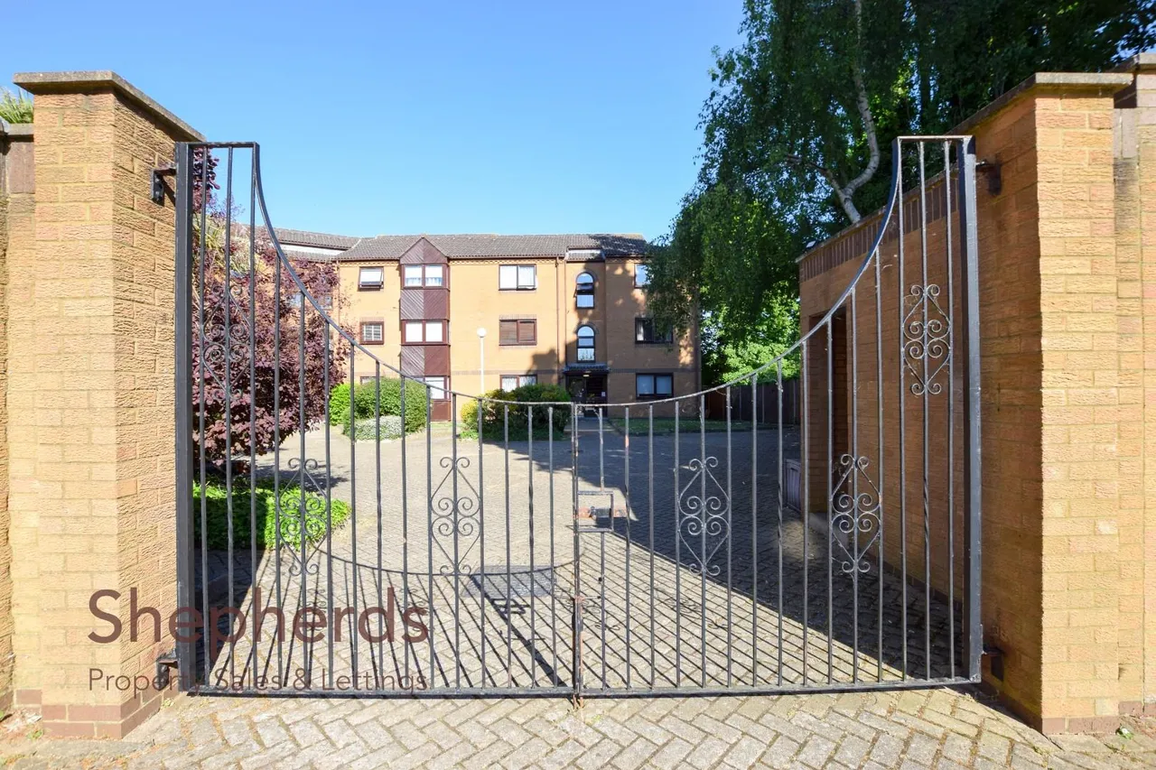 Westgate Court, Waltham Cross, EN8, photo 10