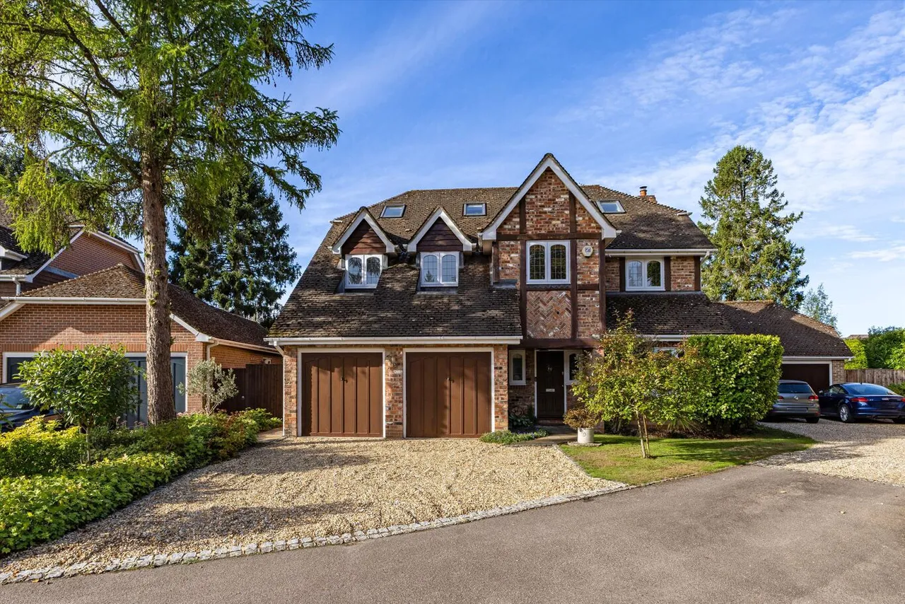 house for sale — Sarum View, Winchester, Hampshire SO22