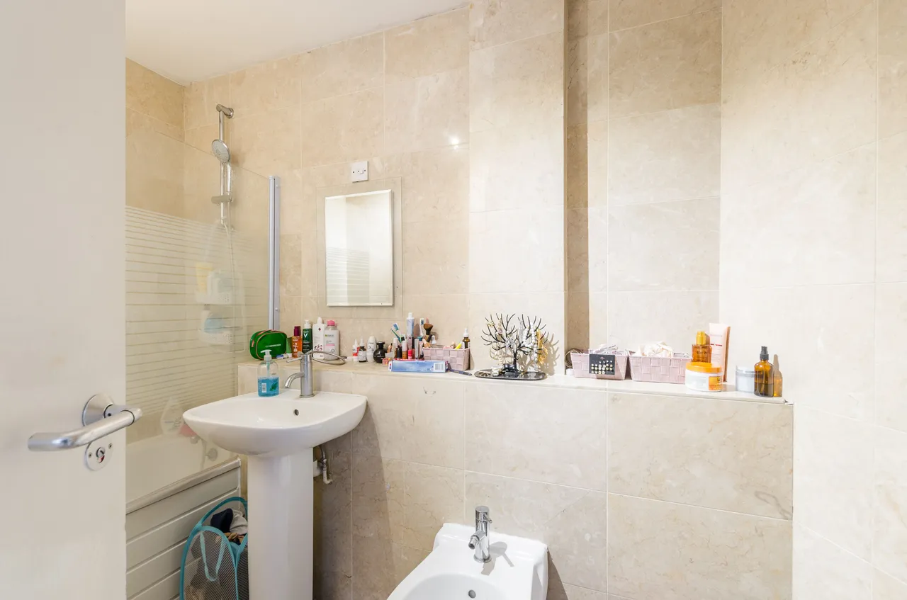 London, WC2H, photo 6